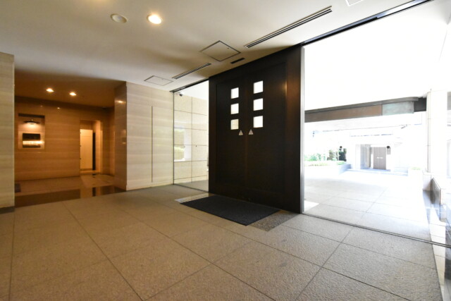 ロワ・ヴェール市ヶ谷左内坂 エントランスホール