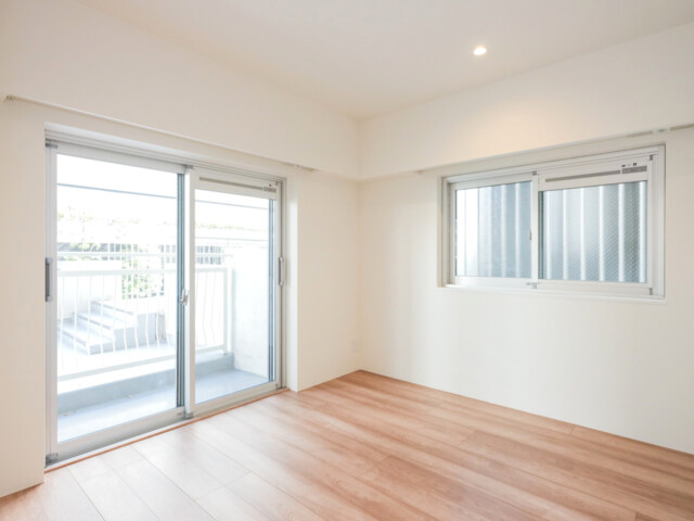 三田ナショナルコート 洋室1