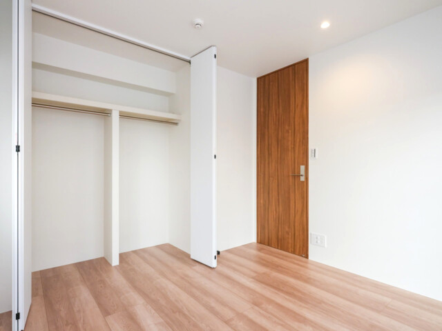 三田ナショナルコート 洋室1