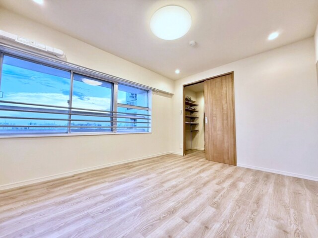 パレス三條 洋室1