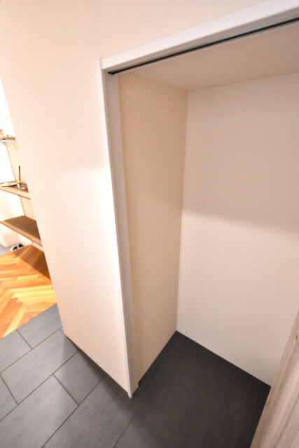 四谷コーエイマンション 廊下収納