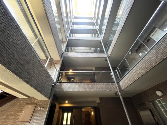 ビラハイツ北の丸 共用廊下