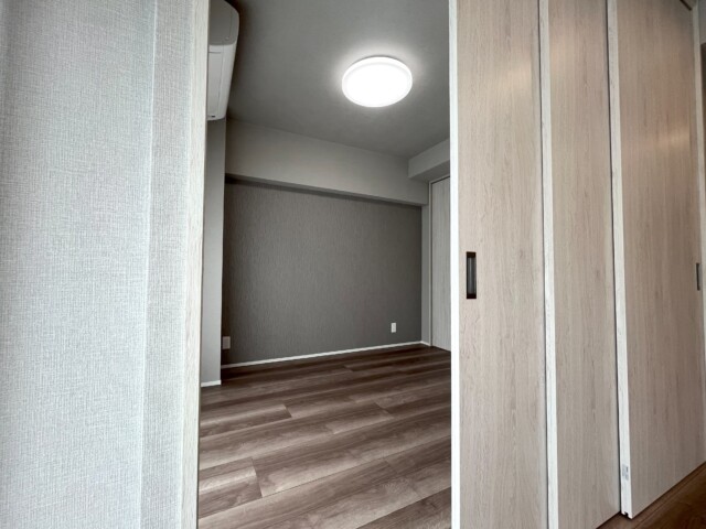 秀和第二南平台レジデンス 洋室2