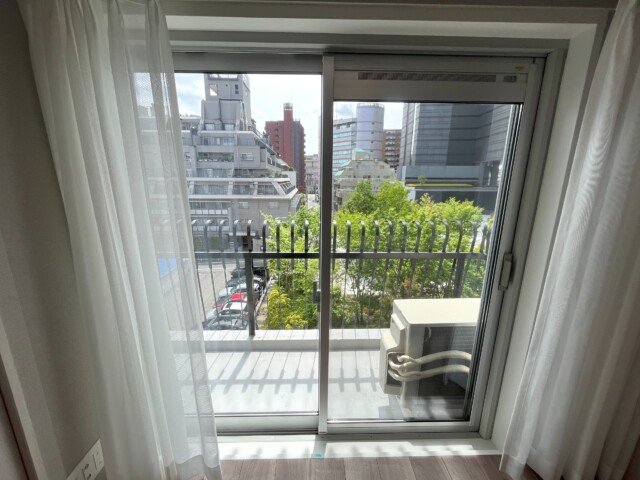 秀和第二南平台レジデンス 洋室2