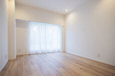 秀和四谷パークサイドレジデンス 洋室1