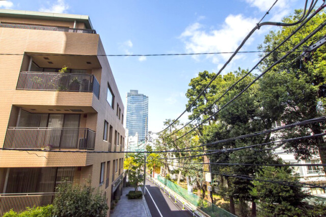 秀和四谷パークサイドレジデンス 南東向きバルコニー