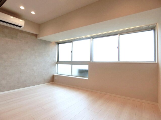 三軒茶屋ターミナルビル 洋室