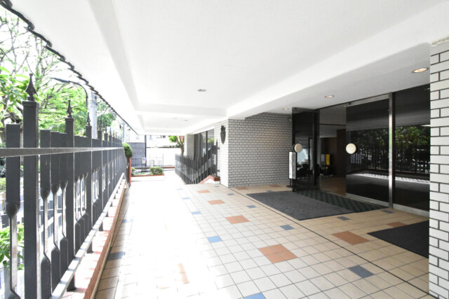 秀和四谷パークサイドレジデンス エントランス