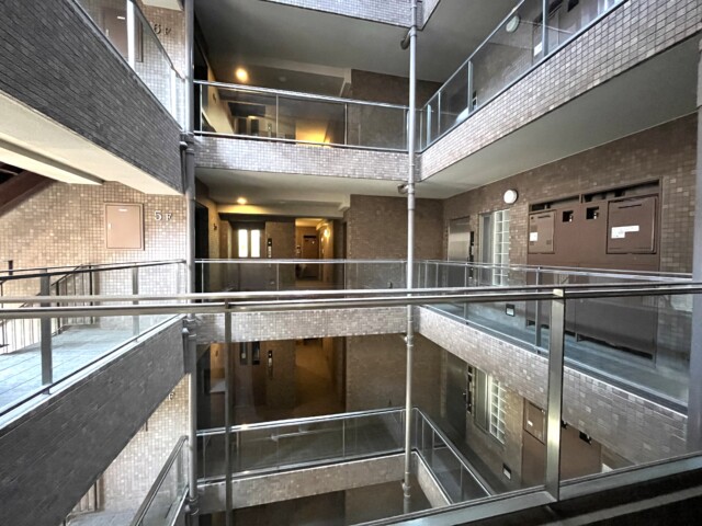 ビラハイツ北の丸 共用廊下