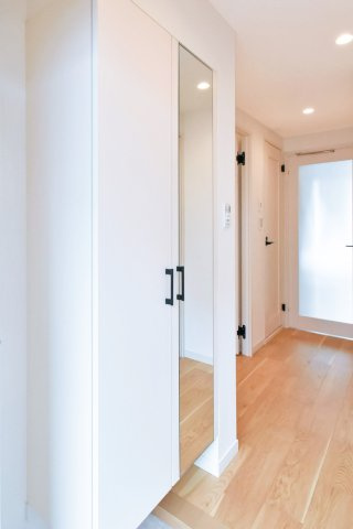 ライオンズマンション初台 玄関廊下