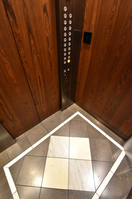 パークコート千代田富士見ザタワー エレベーター内