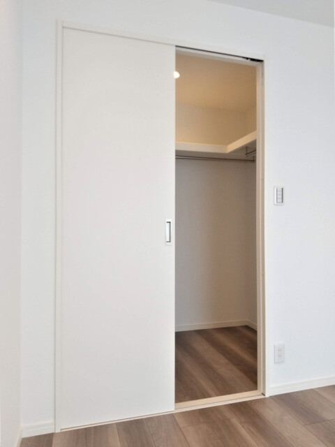 マンション方南町 東側洋室