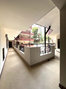 マンション広尾台 玄関廊下