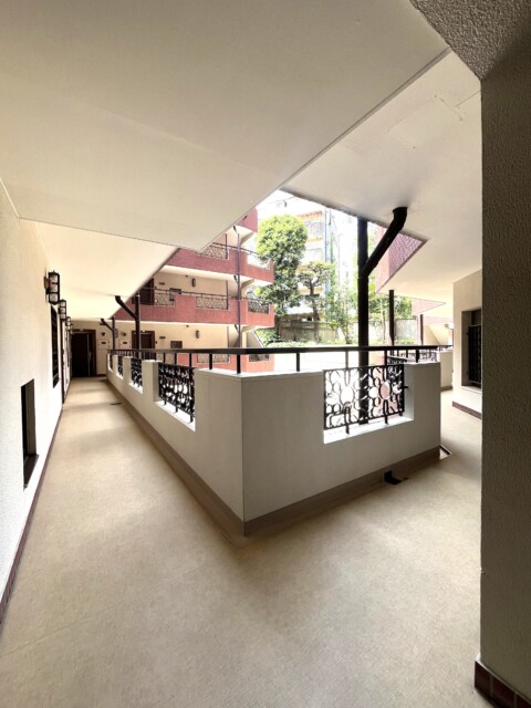 マンション広尾台 玄関廊下