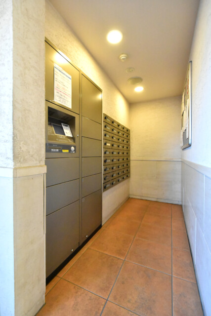 ライフピア豊春 宅配ボックス