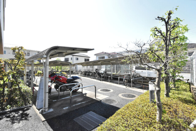 ライフピア豊春 駐輪場