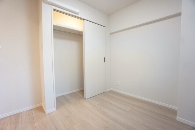 ライオンズマンション護国寺第三 洋室1