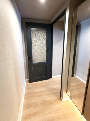 NK五反田コータース 玄関廊下