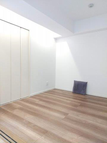 メガロン御殿山 洋室東側