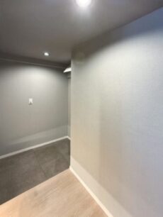 NK五反田コータース 玄関廊下