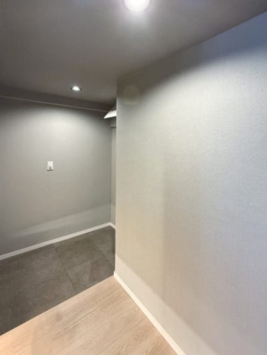 NK五反田コータース 玄関廊下