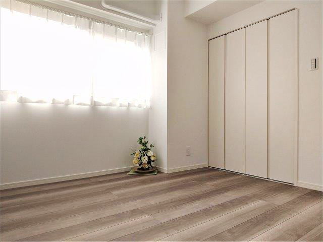 マンション高田馬場 西側洋室