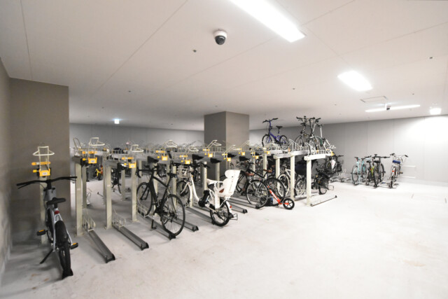 ローレルタワールネ浜松町 駐輪場