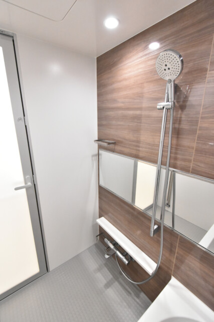 ローレルタワールネ浜松町 浴室