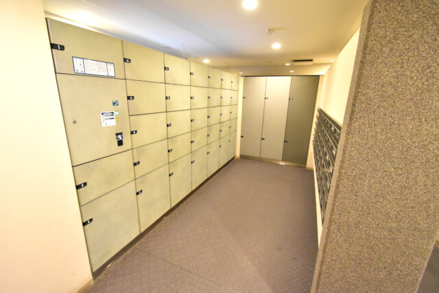 クレストフォルム東京アヴァンセ 宅配ボックス