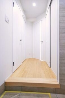 明大前グランドハイツ 玄関