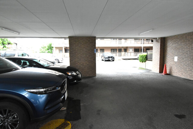 朝日クレス・パリオ護国寺 駐車場