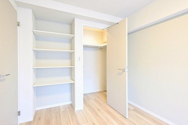 五反田ロイヤルハイツ 洋室1