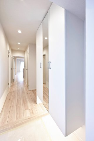 五反田ロイヤルハイツ 玄関廊下