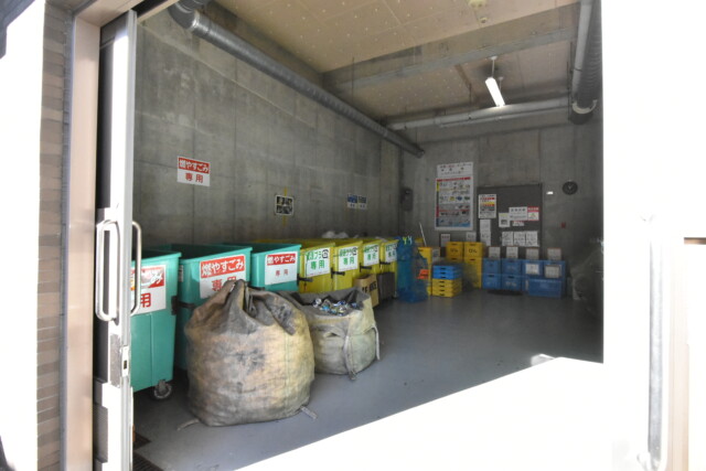 コスモ・ザ・キャナル東京イースト ゴミ置き場