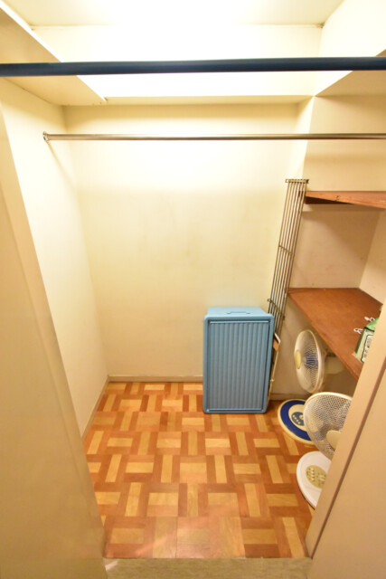 早稲田セントラルハイツ 廊下収納