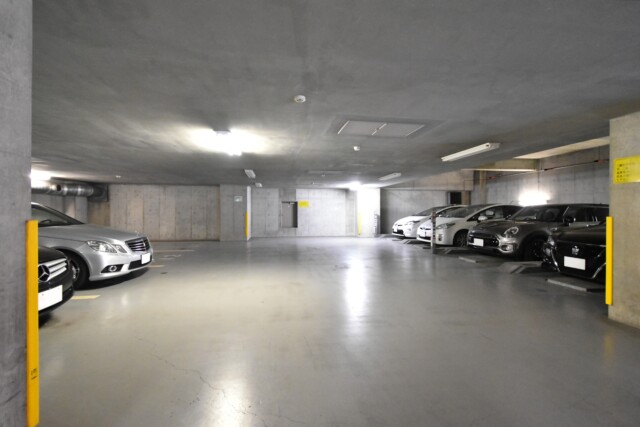 ライオンズマンション乃木坂 駐車場