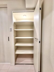 藤和三田コープⅡ 廊下収納