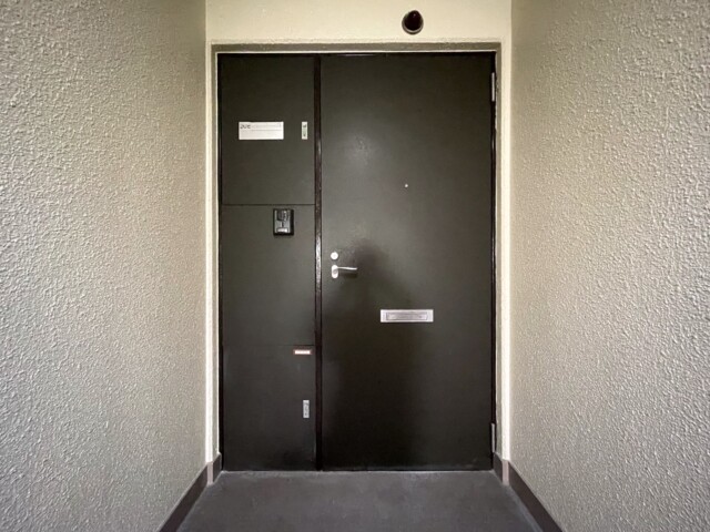 藤和島津山コープ 玄関