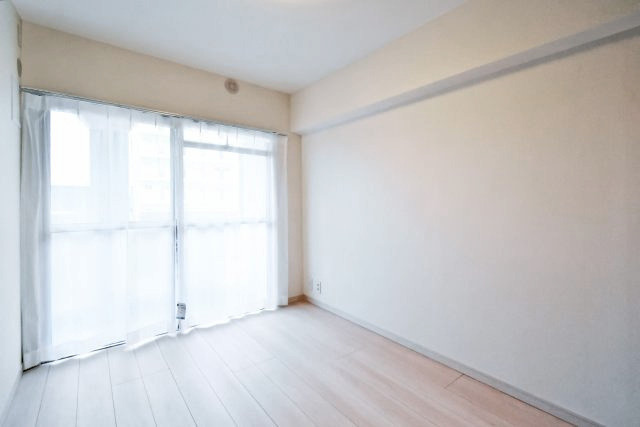 ヴァン・ヴェール新宿 洋室1