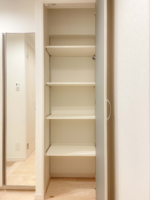 メガロン大井町 玄関廊下