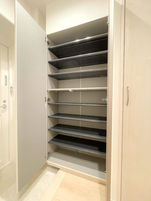 メガロン大井町 玄関廊下