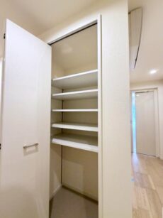 柿の木坂パレス 廊下収納