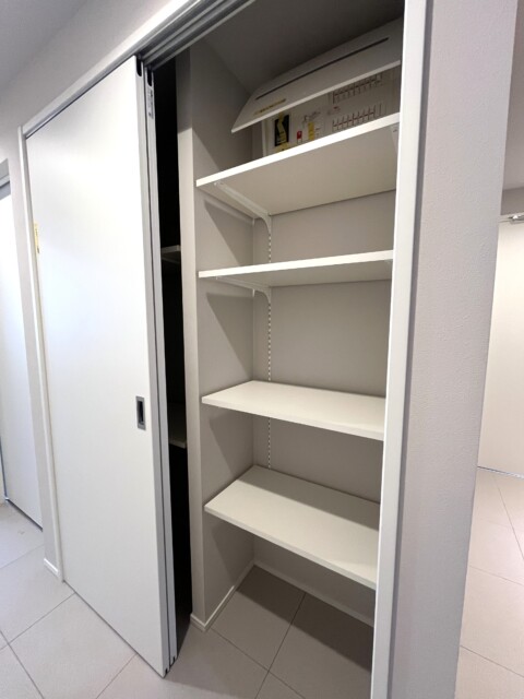 グローリオ駒沢大学 玄関廊下