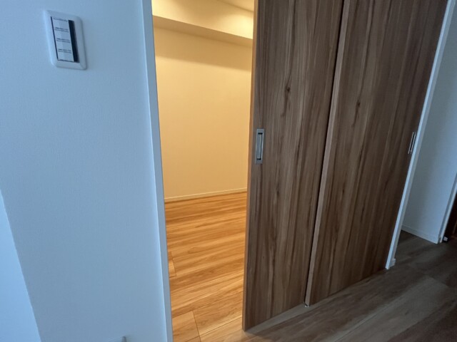 キャッスルマンション麻布 洋室2