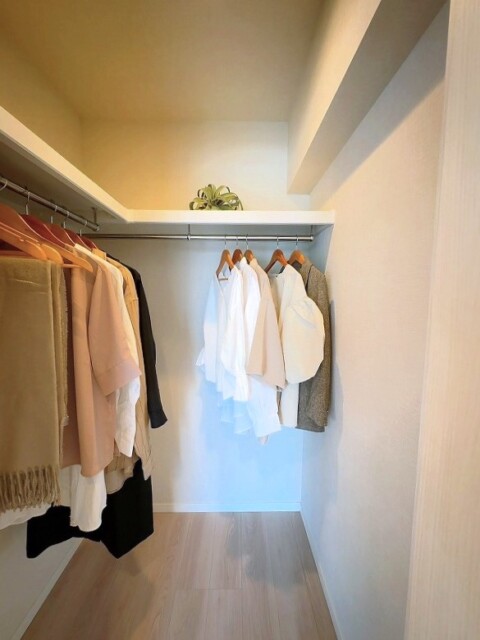 秀和幡ケ谷レジデンス 洋室