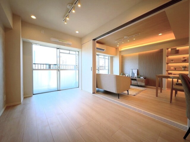 秀和幡ケ谷レジデンス 洋室