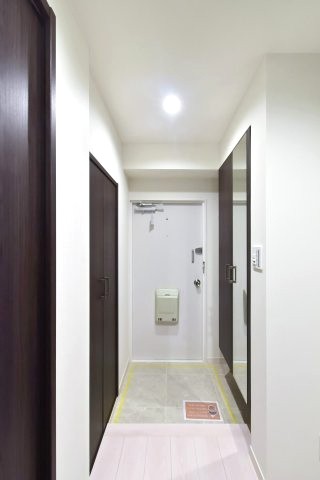 ライオンズマンション初台 玄関