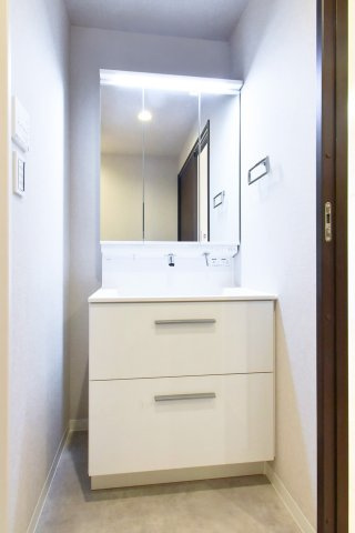 ライオンズマンション初台 洗面室