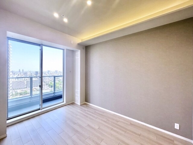 ザ・クレストタワー 洋室