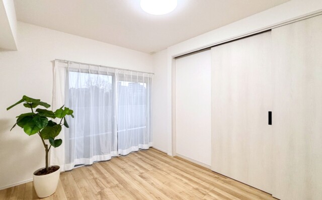 日商岩井方南町マンション 洋室